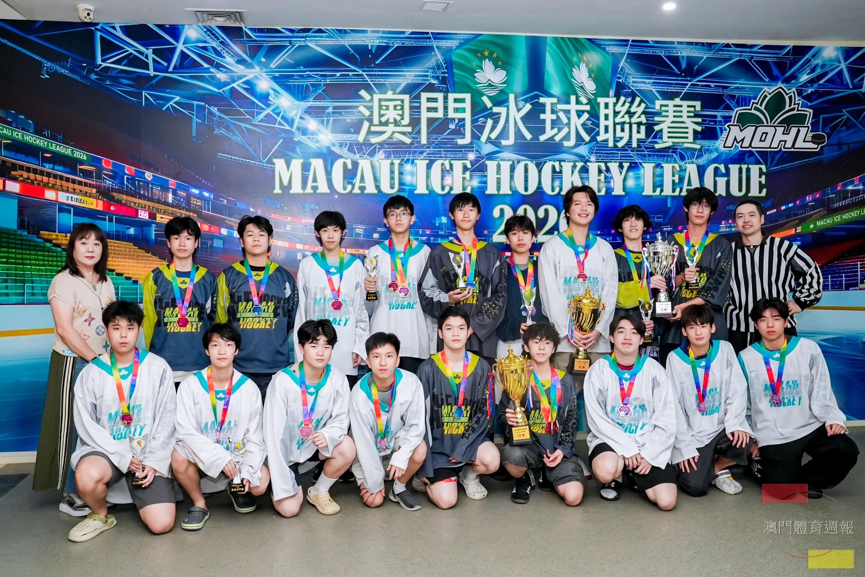 A4   U12至U14及U16至U18獲獎隊伍.JPG